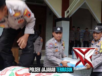 Pembagian zakat Fitrah Polres Kudus