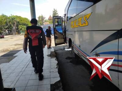 Patroli polsek tlanakan melaksanakan patroli pantau terminal bus pertokoan dan pamturlalin