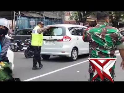 1 HARI 1 KEBAIKAN - PoliceTube