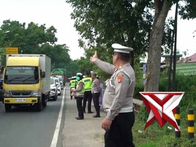 Polres  OKI Berbagi takjil untuk masyarakat