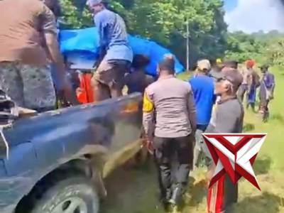 MISI KEMANUSIAAN POLSEK TOR ATAS JEMPUT JENAZAH TOKOH ADAT