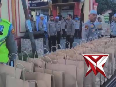 Polresta Deli Serdang Melakukan Berbagi Takjil Kepada Masyarakat Dalam Rangka Bulan Ramadhan
