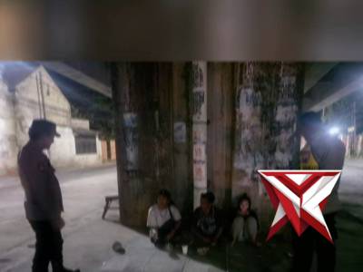 Patroli Kamtibmas Polsek Peterongan - PoliceTube