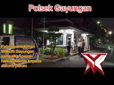 Polsek Gayungan Patroli Perumahan Jaga Kamtibmas Malam Ramadhan