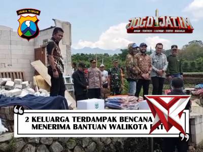 Pemberian bantuan korban bencana alam angin kencang oleh Walikota Batu