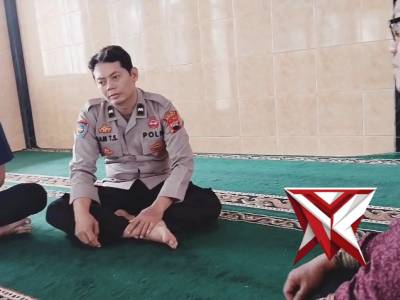 Kanit Binmas Polsek Sirampog melaksanakan sambang ramadhan bersama ustad