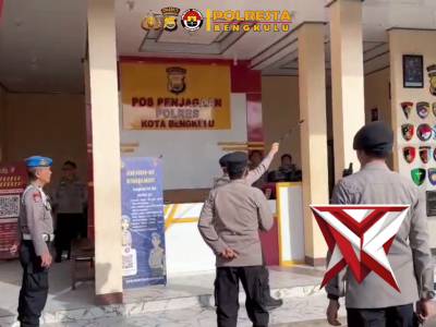 Kapolresta Bengkulu Kombes Pol Rahmad Hidayat, S.S., M.H cek kebersihan dan kerapian mako.

Pengecek