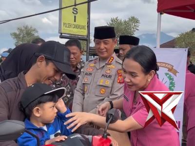 Kapolresta Bandung bersama Bhayangkari dan jajaran personel serta tokoh agama