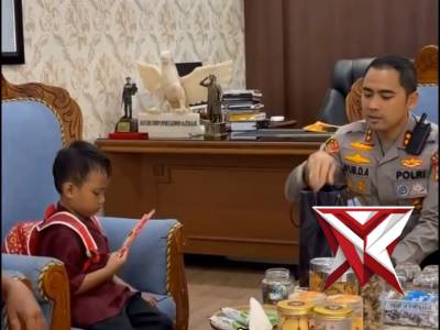 Kami kembali memberikan penghargaan hadiah (Terciduk Tertib Saat Berlalu Lintas)