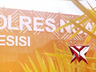 KAPOLRES BERSAMA PJU DAN ANGGOTA BERBAGI TAKJIL UNTUK WARGA NGAWI