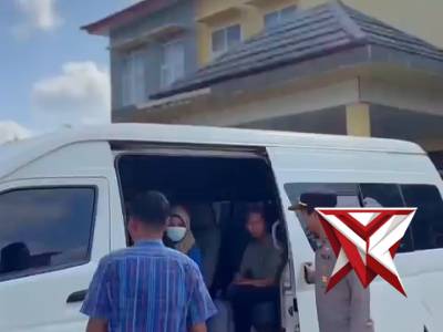 Kapolsek Bayung Lencir menyediakan program mudik gratis untuk masyarakat Bayung lencir