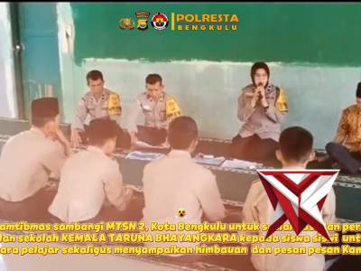 Bhabinkamtibmas Polsek Kampung Melayu Sosialisasikan SMA Kemala Taruna Bhayangkara ke Pelajar MTSM 2 - PoliceTube