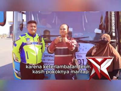 Harapan pulang kampung nyaris pupus saat Bakti dan istri tertinggal bus mudik gratis di Gresik.