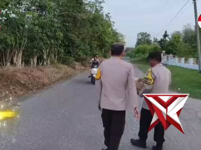 Pembagian takjil - PoliceTube