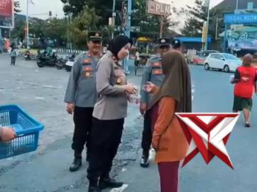 Polres Tegal Kota berbagi Takjil