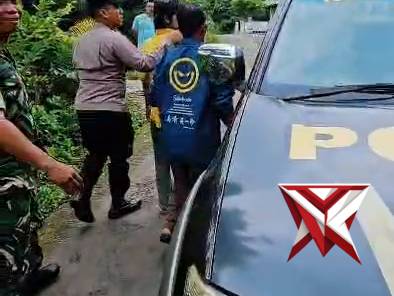 Polsek Ngariboyo bersama koramil puskesmas, kec.ngariboyo terkait melakukan evakuasi  pendampingan O