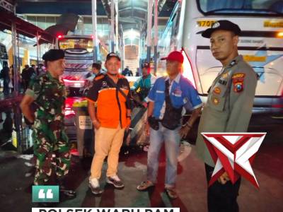 polsek waru berikan pengamanan mudik lebaran di terminal purabaya