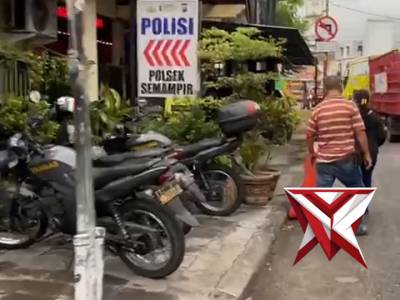 Warga Wiyung Datangi Polsek Semampir Untuk Konsultasi Masalah Keluarga, Ada Polisi Penolong!! - PoliceTube