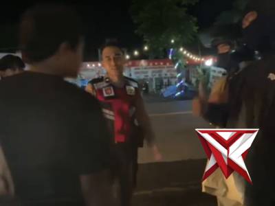 Sat Samapta, melaksanakan patroli dan melerai pengguna jalan yang terlibat pertengkaran - PoliceTube