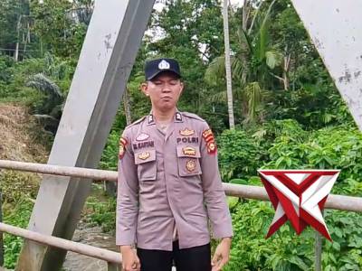 PENGECEKAN DEBIT AIR SUNGAI OLEH PERSONIL POLSEK MUARA PINANG