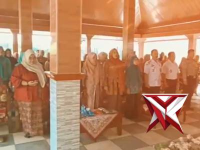 Peringatan Hari Ibu dan Wisuda SOTH