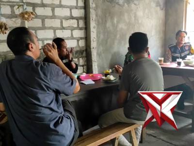 Giat sambang Desa Bhabinkamtibmas Polsek Sekaran Polres Lamongan - PoliceTube