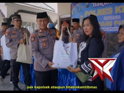 Bersama PT Zain Putra, Polres Kediri Gelar Baksos Penyaluran Zakat untuk Warga Plosoklaten