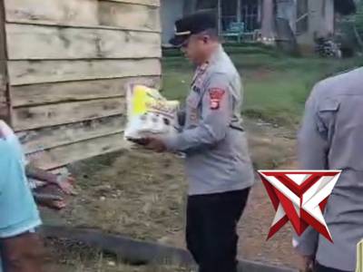 Polsek bts ulu jumat berbagi