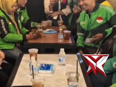 Kapolri Sambangi kedai ado presisi, ngobrol, Serap aspirasi Komunitas ojol palembang