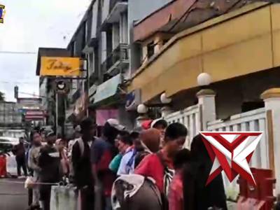 Ramadan Prima Polres Sukabumi Kota bagi Takjil. - PoliceTube