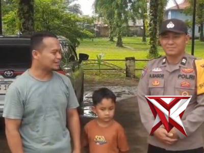 *Tim Patroli Polsek BTS Ulu Bantu Pemudik Pecah Ban*

Tim patroli Polsek BTS Ulu Polres Musi Rawas m