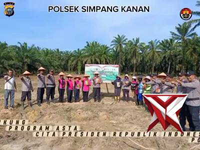 polsek simpang kanan melaksanakan penanaman bibit jagung serentak kuartal 1 - PoliceTube