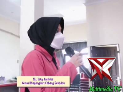 Bhayangkari gelar panen hasil Eco Enzyme - PoliceTube