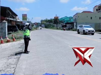 Penertiban kendaraan sumbu tiga ke atas yang masih beroperasi selama masa arus mudik.