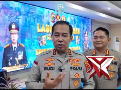 Kapolda NTT Berikan Penghargaan Kepada Anggota Berprestasi