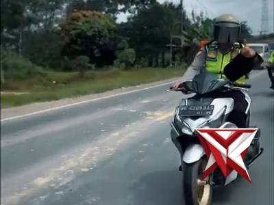 43. Penyekatan kendaraan sumbu pendek di wilkum polres muba