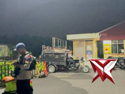 Patroli cipta kondisi memelihara keamanan ketertiban masyarakat di Kota Agats Kabupaten Asmat - PoliceTube