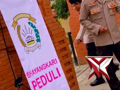 Polsek Jatirogo kembali hadir di tengah masyarakat untuk berbagi kebahagiaan melalui pembagian takji - PoliceTube