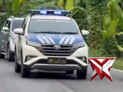 Sat Lantas Polres OKI membantu pemudik yang kehabisan BBM 
SATLANTAS POLRES OKI HADIR.