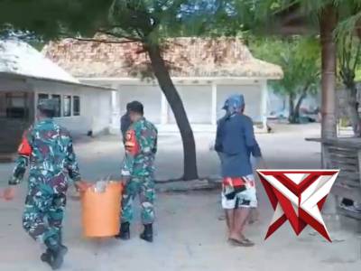 Gerakan Indonesia Asri Bersih-Bersih Pantai Sembilan - PoliceTube