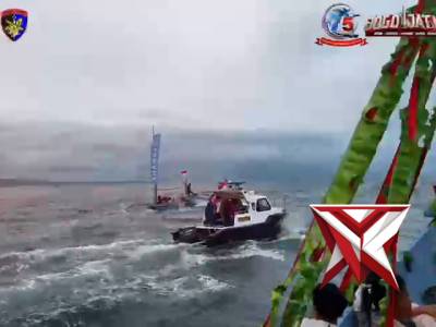 Satpolairud Polresta Banyuwangi Amankan Gebyar Petik Laut 2025&nbsp;di&nbsp;Selat&nbsp;Bali