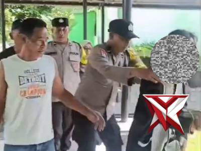 Polsek Paron bersama tenaga kesehatan dan relawan Dinas Sosial melaksanakan evakuasi