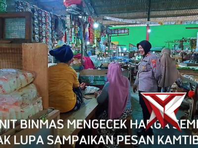 Patroli Humanis Kanit Binmas Polsek Gedangan Sapa Warga di Pasar Gedangan
