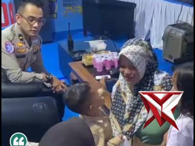 Polisi Sigap Membantu , Anak Hilang di Asia Plaza Garut ?????