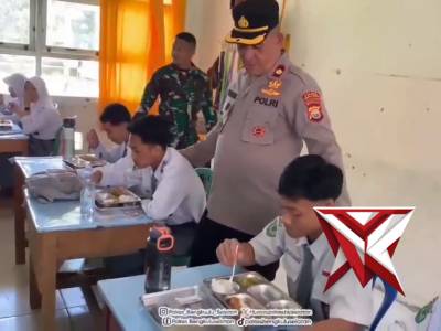 Launching Makan Bergizi Gratis Di SMAN 1 Bengkulu Selatan.