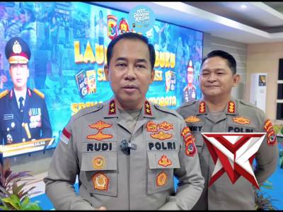 Kapolda NTT Berikan Penghargaan Personel Berprestasi di Lingkungan Polda NTT