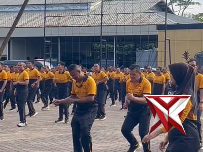 OLAHRAGA BERSAMA PERSONEL POLDA BENGKULU