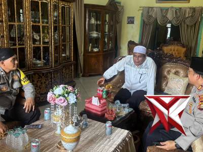 Sambang dan silahturahmi ke kediaman tokoh agama desa Pampangan Oki