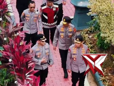 Kapolri Kunjungi SPPG Paakri Polda Sumsel, Relawan Terima Tali Asih