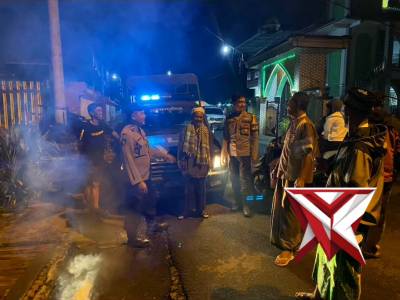 Cegah Gangguan Kamtibmas, Polsek Sempol Gelar Patroli Ramadan - PoliceTube